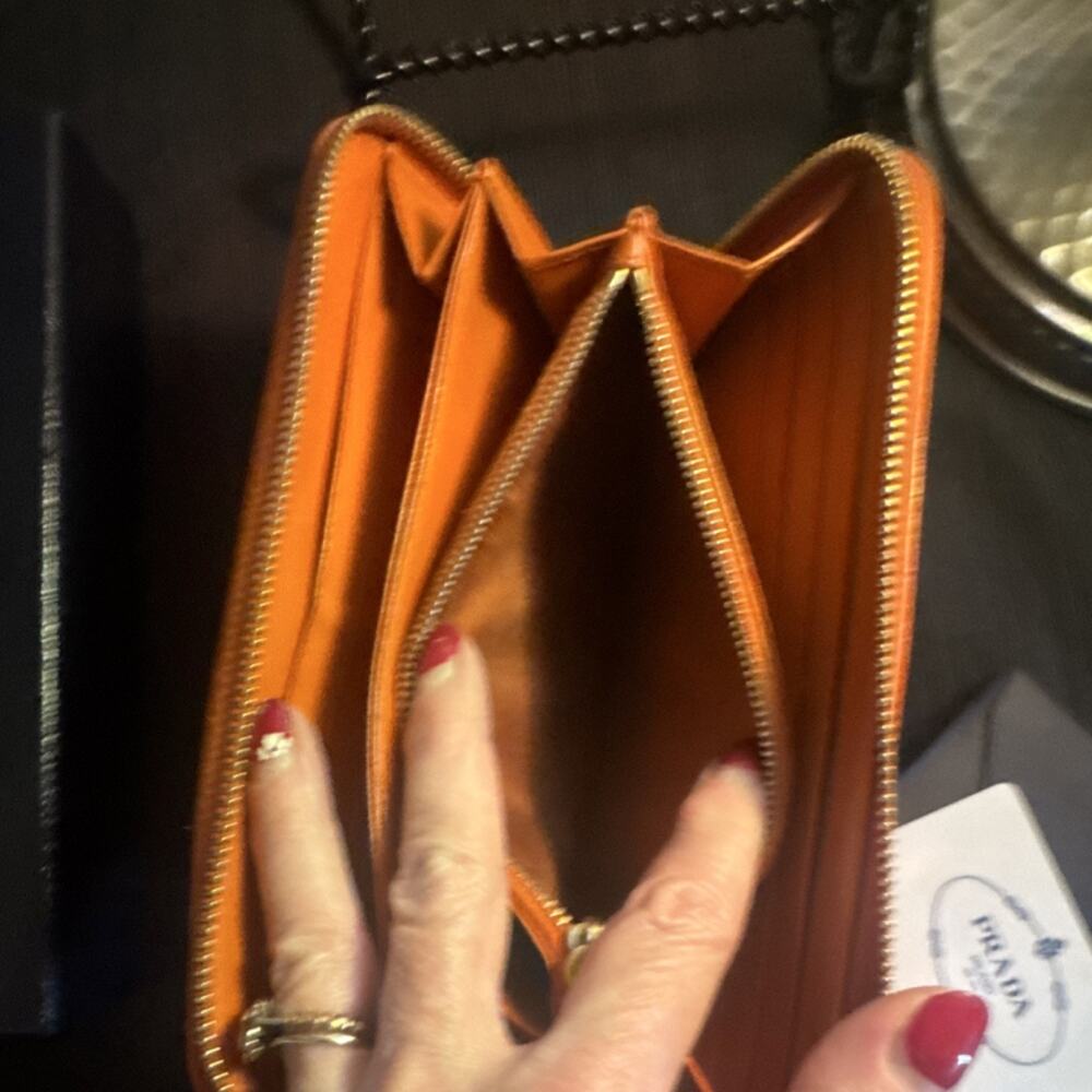 PRADA Soffiano Leather Zippy Wallet Papaya All Inclusive -box, Authenticity Card - Picture 11 of 14